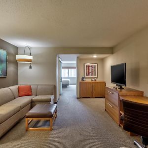 Upper Floors King Room